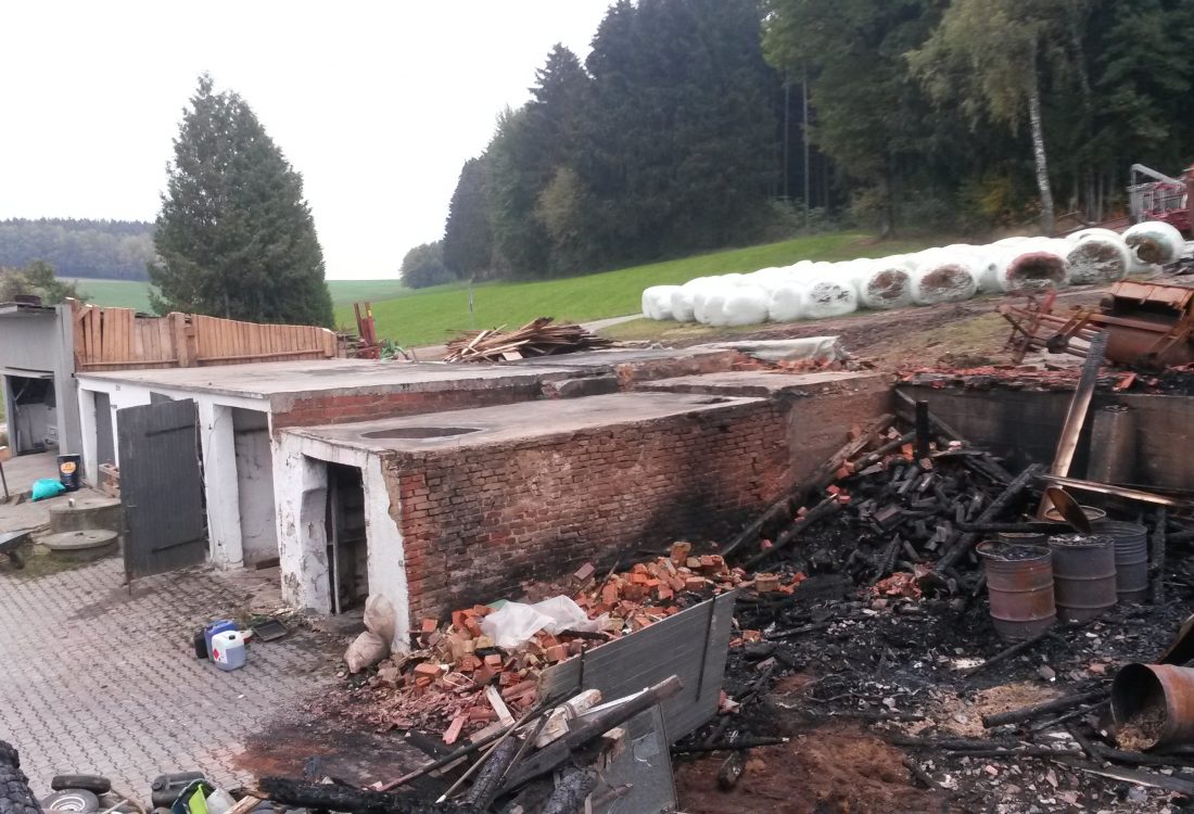 Noteinsatz Brandstelle Stallgebäude, Falkenberg