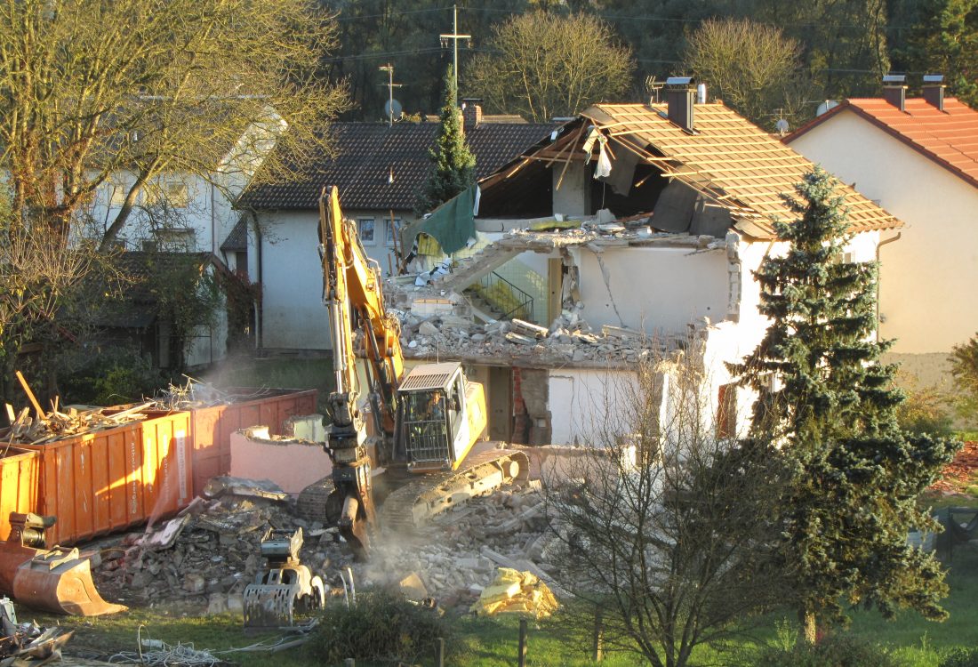 Abbruch Öl belastetes Haus, Simbach am Inn