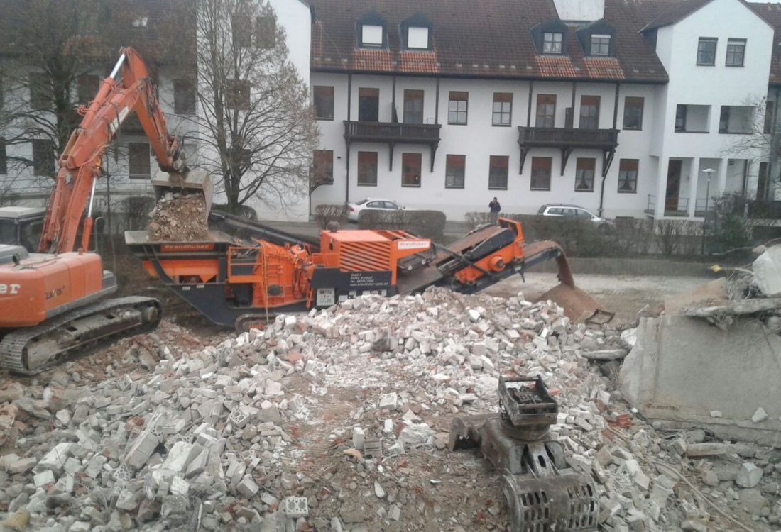 Abbruch Pflegeheim aus Stahlbeton, Bad Griesbach