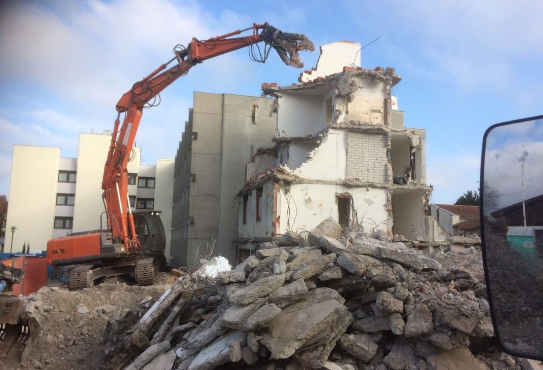 Abbruch Pflegeheim aus Stahlbeton, Bad Griesbach