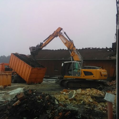 Räumung Brandstelle landw. Gebäude, Falkenberg