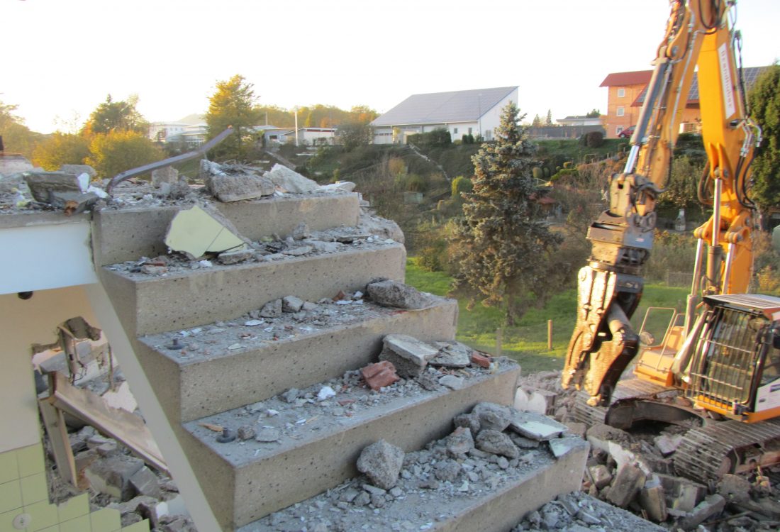Abbruch Öl belastetes Haus, Simbach am Inn