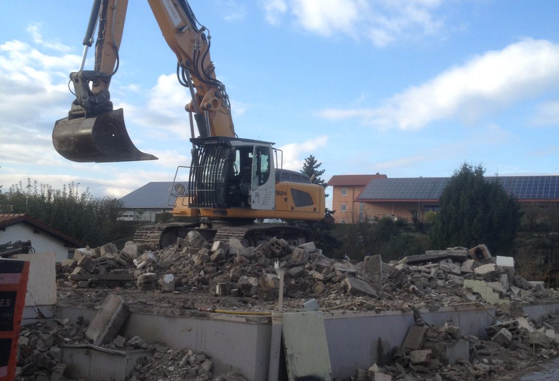 Abbruch Öl belastetes Haus, Simbach am Inn
